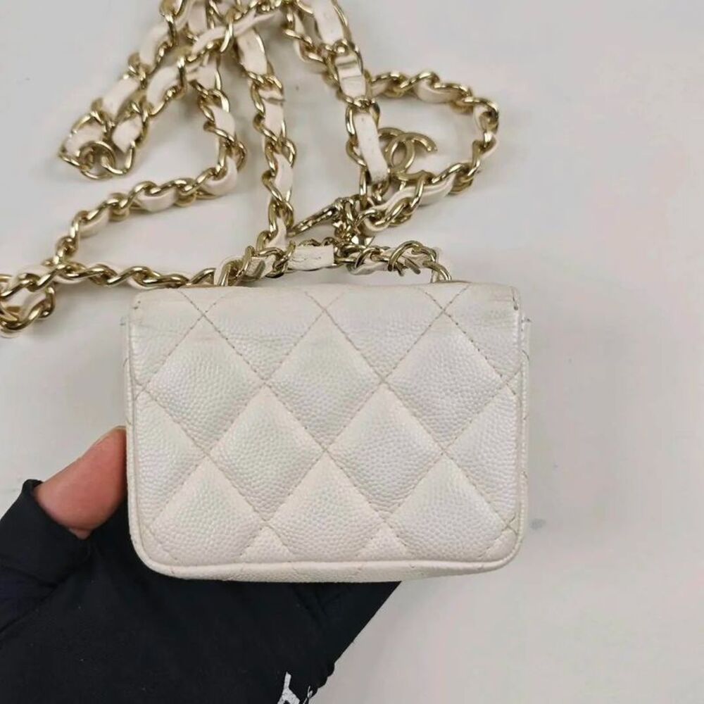 Chanel Women Pre-Loved Bag Very Good Condition - Picture 4 of 9